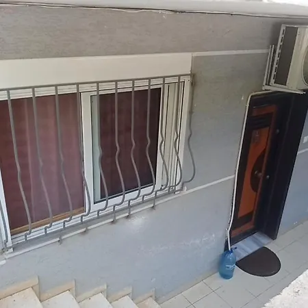 Saranda Kodra Underground Flat