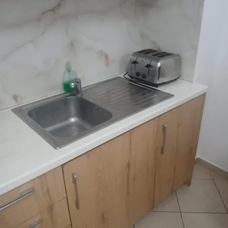 Saranda Kodra Underground Flat