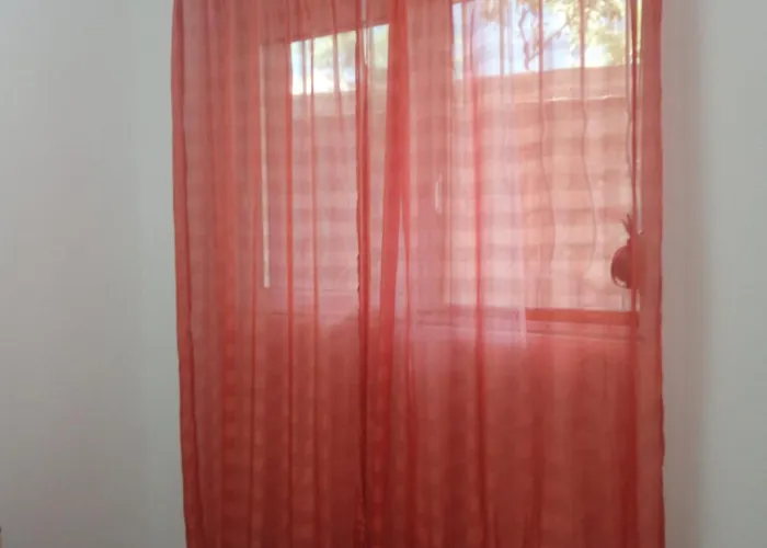 Saranda Kodra Underground Flat *